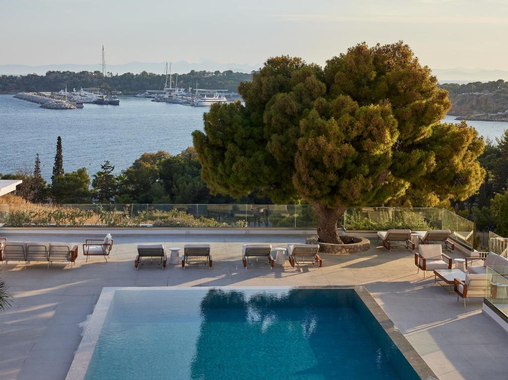 CLASSICAL VOULIAGMENI SUITES IN  8, Panos & Chloes