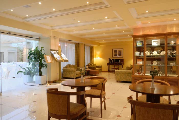 Athens Atrium hotel - Suites the Atrium restaurant and function room.. CLICK TO ENLARGE