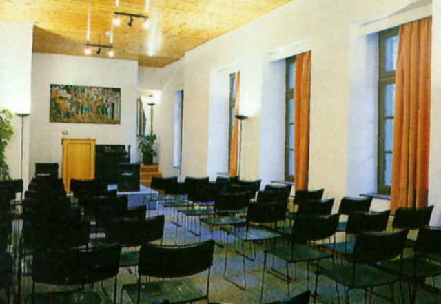 Seminars - The main building of the Lassanis Mansion contains, apart from the exhibition space, the reception area, the Director's office, the secretariat and the library of the Museum (also donated by Fivos Anoyanakis). The out-building is converted into an annex